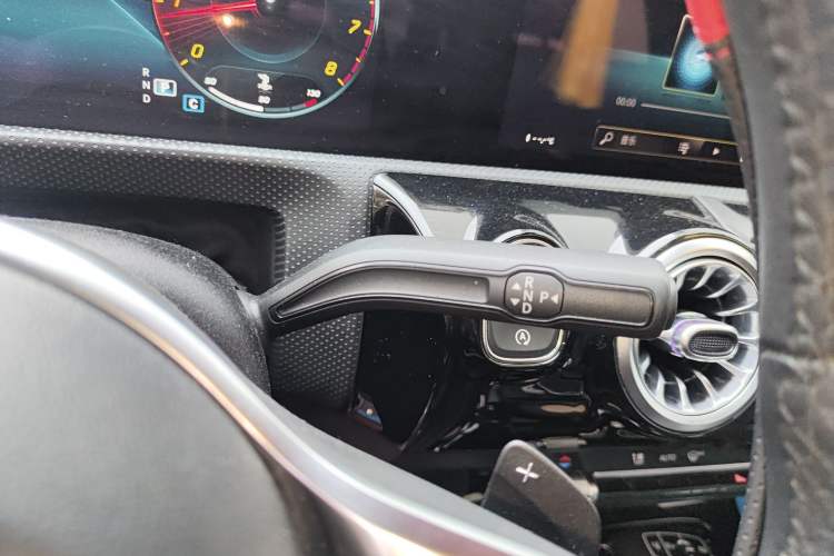 Used Mercedes-Benz A-Class 2022 Revised Version A 200 L Sport Sedan Fashionable Style