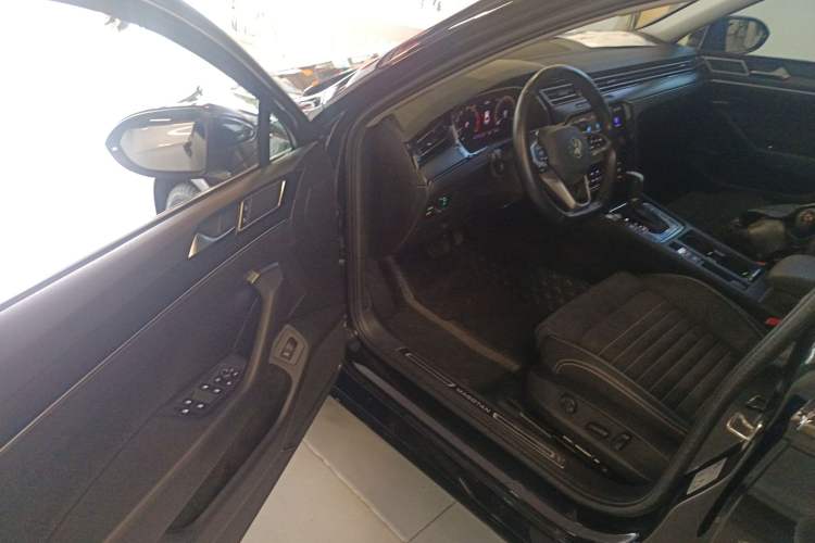 Used Volkswagen Magotan 2020 330TSI DSG Luxury Edition
