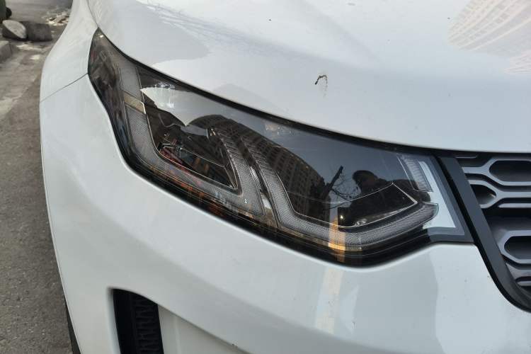 Used Land Rover Discovery Sport 2020 249 PS R-Dynamic Performance Edition Exterior 6