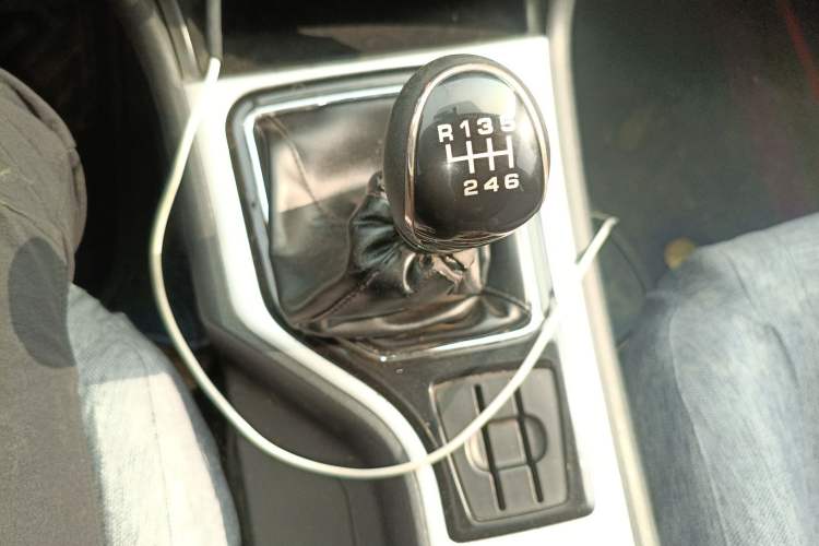 Used Zxauto Terralord 2021 2.5T New Commercial Version Diesel Two-Wheel Drive Big Double Cab JE4D25Q6A Gear Lever