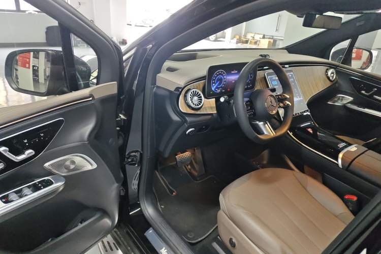 Used Mercedes-Benz EQE SUV 2024 500 4MATIC Luxury Edition
