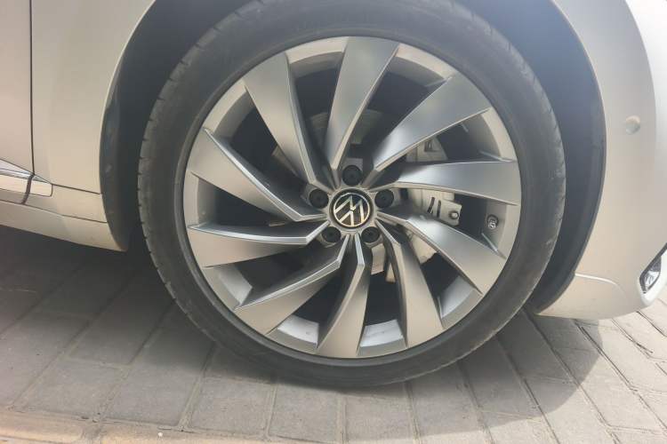 Used Volkswagen FAW-Volkswagen CC 2021 380TSI Striking Edition Right Front Wheel Hub