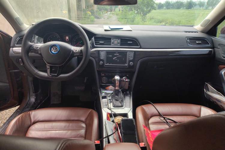 Used Volkswagen Lamando 2015 280TSI DSG Luxury Edition Center Console