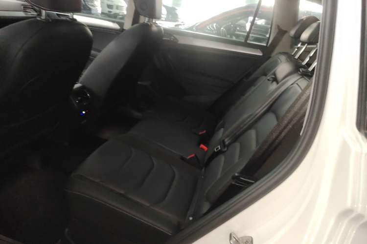 Used Volkswagen Tiguan L 2020 330TSI Automatic Two-Wheel Drive Smart Luxury Edition China VI Standard