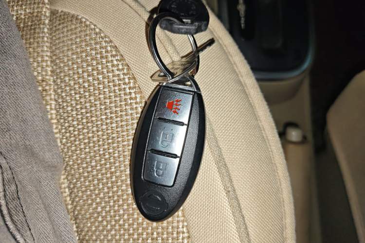 Used Nissan Tiida 2005 1.6GE AT
