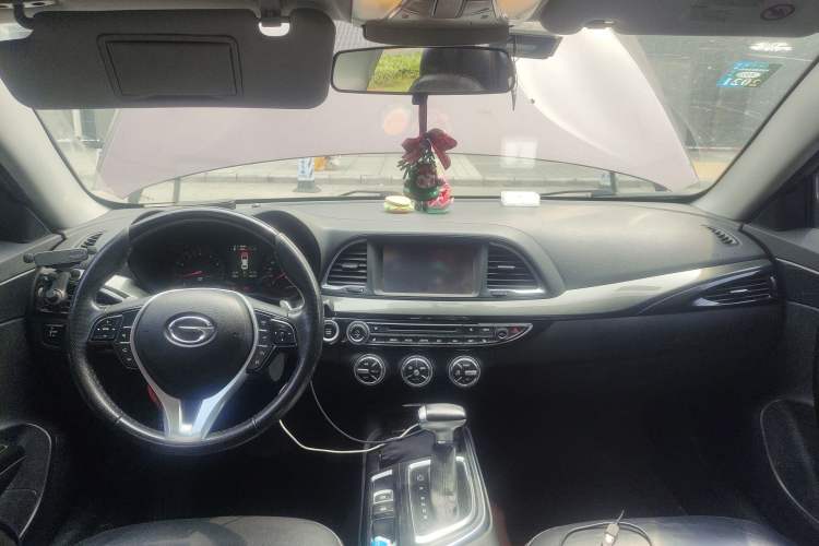 Used GAC Trumpchi GA6 2015 1.8T DCT Luxury Navigation Model Center Console