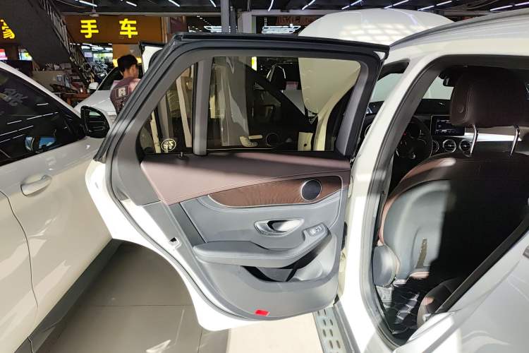 Used Mercedes-Benz GLC 2017 GLC 300 4MATIC Sport Edition