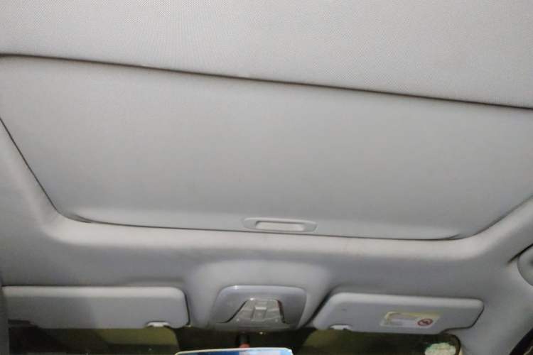 Used GAC Trumpchi GS4 2017 235T Manual Two-Wheel Drive Luxury Edition Headliner