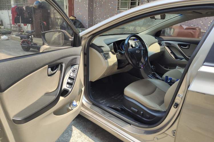 Used Hyundai Elantra (5th Generation / Langdong) 2015 1.6L Automatic Luxury Model
