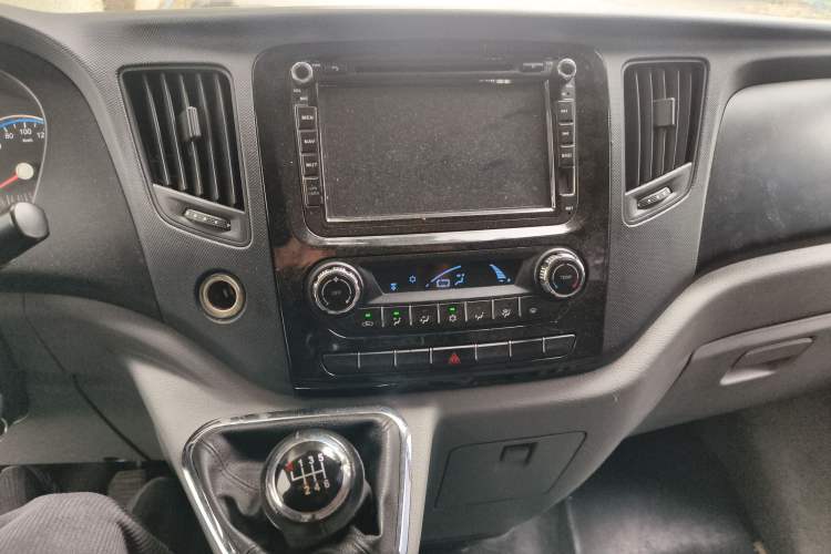 Used Foton Toano 2017 2.5T Restyled E Commercial Version Short Wheelbase 4J25TC3
