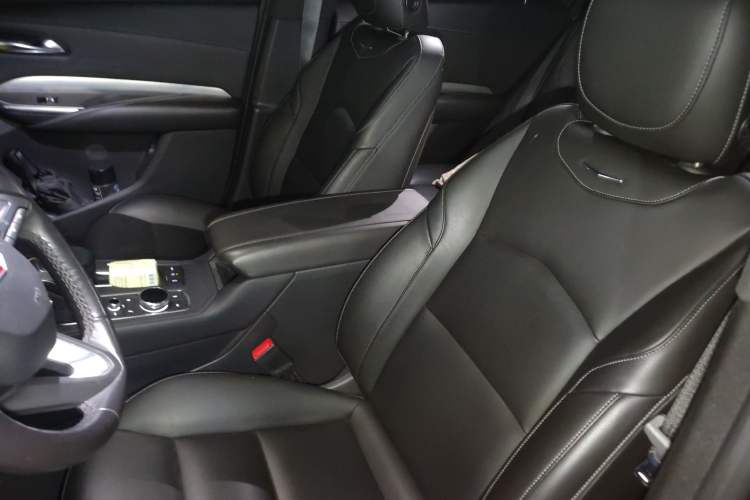 Used Cadillac XT4 2018 28T Two-Wheel Drive Leading Version
