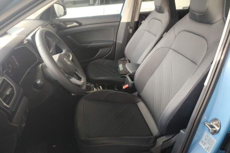 Used Volkswagen Tharu 2025 NewRui 300TSI Prestige Edition
