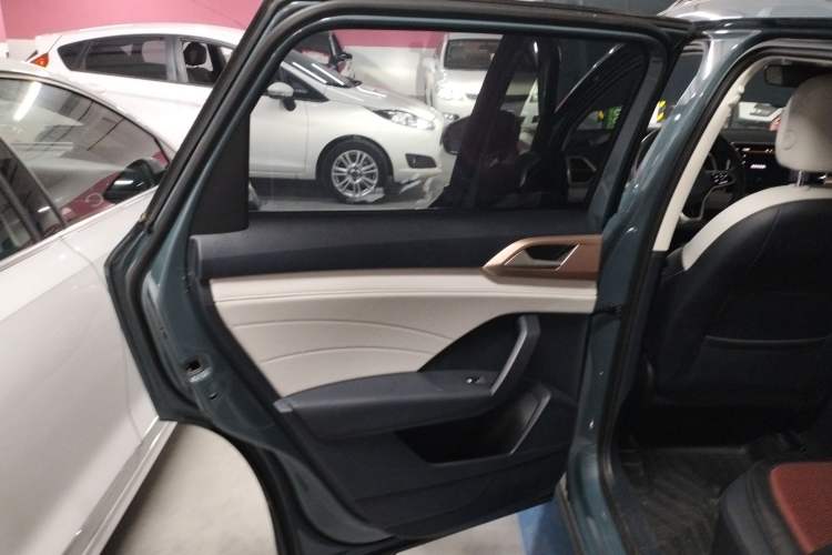 Used Volkswagen Tharu 2023 300TSI Two-Wheel-Drive Full Moon Edition