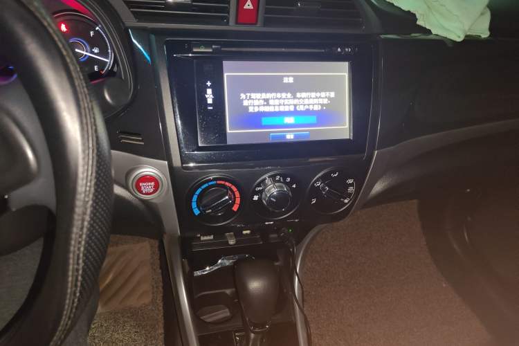 Used Honda Crider 2013 1.8L automatic luxury edition
