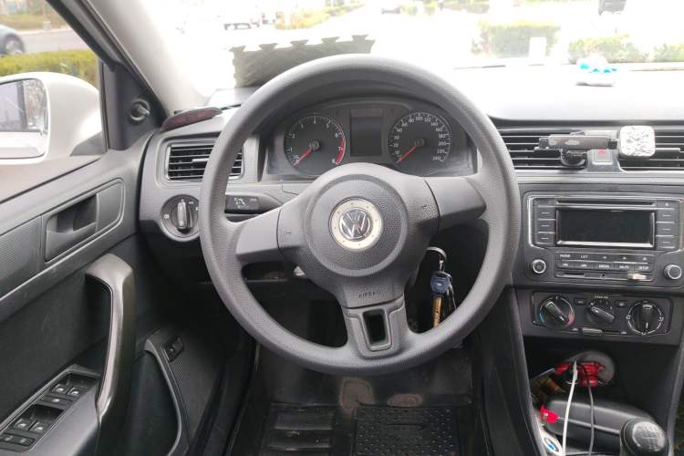 Used Volkswagen Santana 2015 1.6L Manual Fashion Edition Steering Wheel