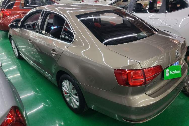 Used Volkswagen Sagitar 2016 230TSI 25th Anniversary Edition
