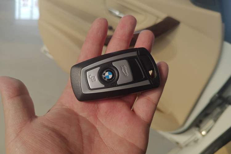 Used BMW 3 Series 2013 Facelift 328Li Luxury Design Package Vehicle Key