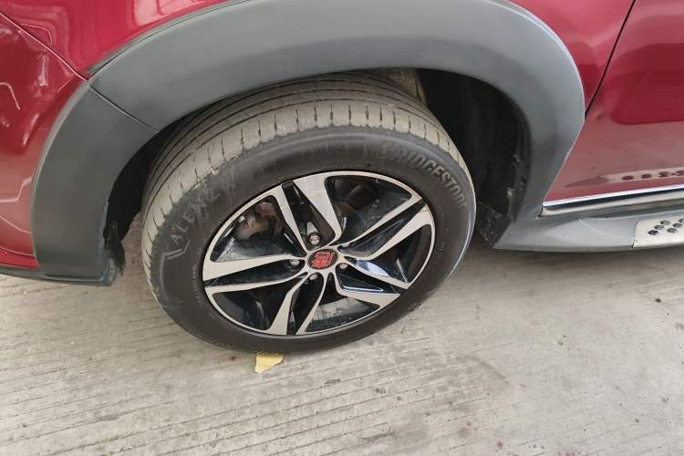 Used BYD Tang New Energy 2015 2.0T Four-Wheel-Drive Flagship Model Left Front Wheel Hub