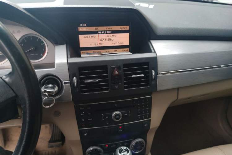 Used Mercedes-Benz GLK-Class 2011 GLK 300 4MATIC Fashion Model