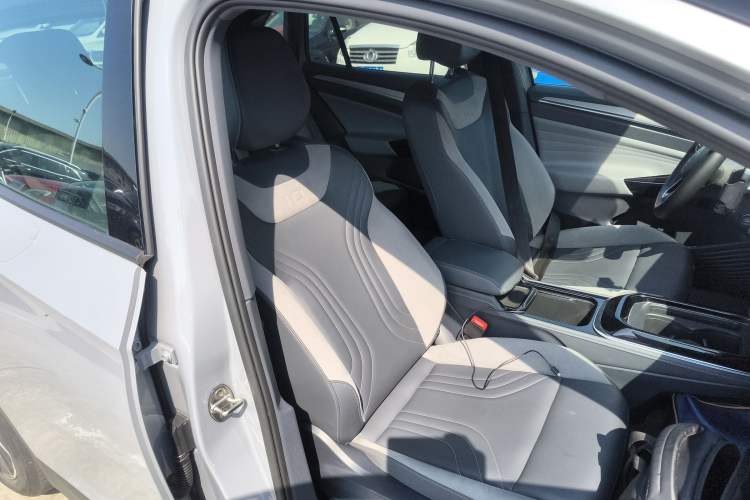 Used Volkswagen ID.4 CROZZ 2021 Long-Range PRO Two-Wheel Drive Version