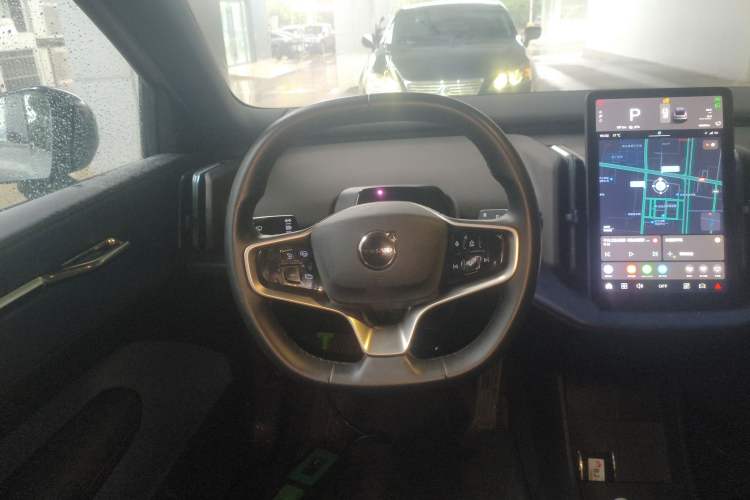 Used Volvo EX30 2025 Rear-Drive Long-Range Version Ultra