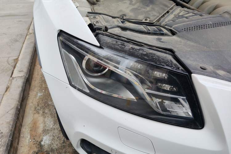 Used Audi Q5 2010 3.2 FSI Sport Edition Right Front Headlight