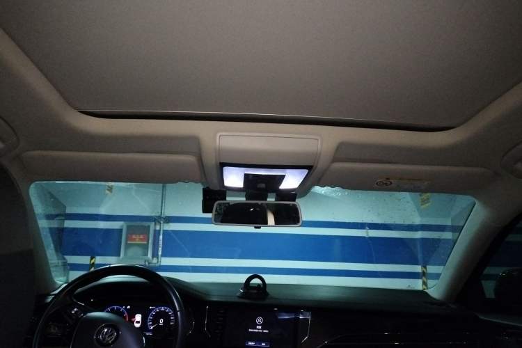 Used Volkswagen Passat 2020 330TSI Luxury Edition China VI