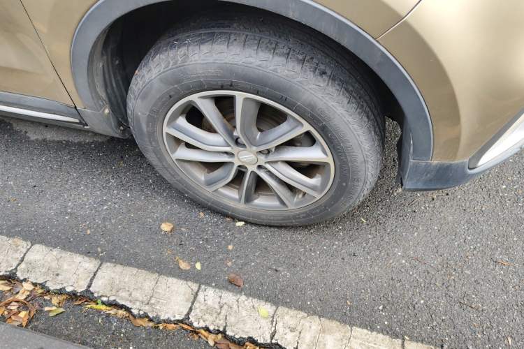 Used Geely Auto Emgrand X7 Sport 2018 1.8TD Automatic Two-Wheel Drive Smart Connect 4G Internet Edition