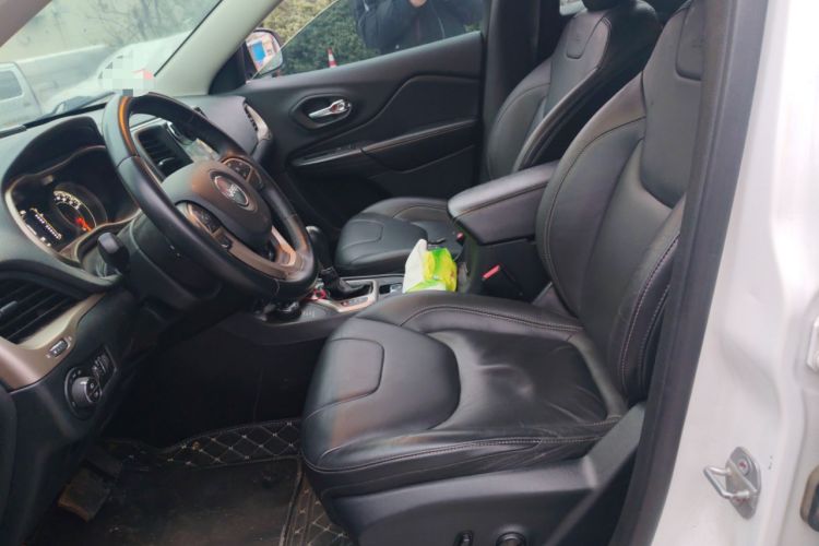 Used Jeep Cherokee 2016 2.4L Professional Edition