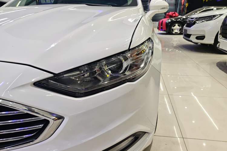 Used Ford Mondeo 2017 EcoBoost 180 Stylish Model Left Front Headlight