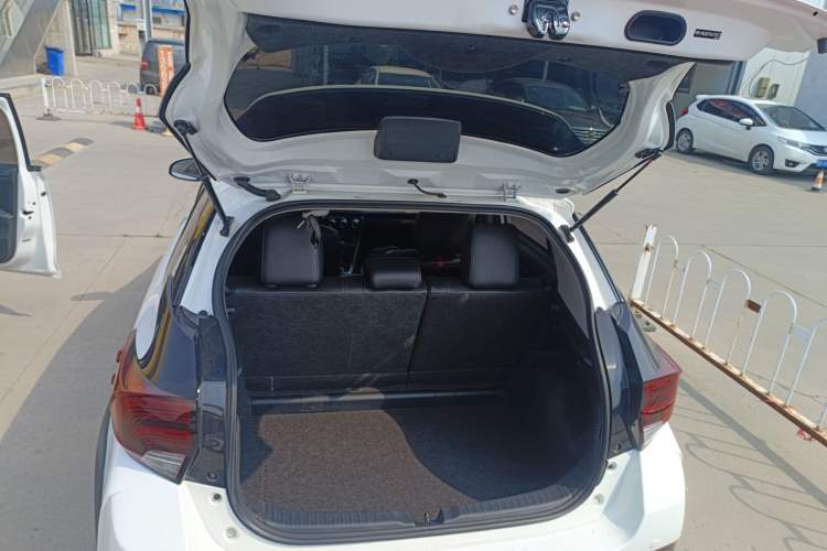 Used Toyota YARiS L Zhi Xuan 2020 X-Trail X 1.5L CVT Luxury Edition Trunk