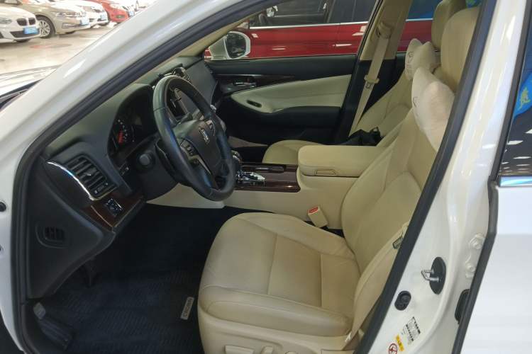 Used Toyota Crown 2018 2.0T Fashion Edition Left Front Seat