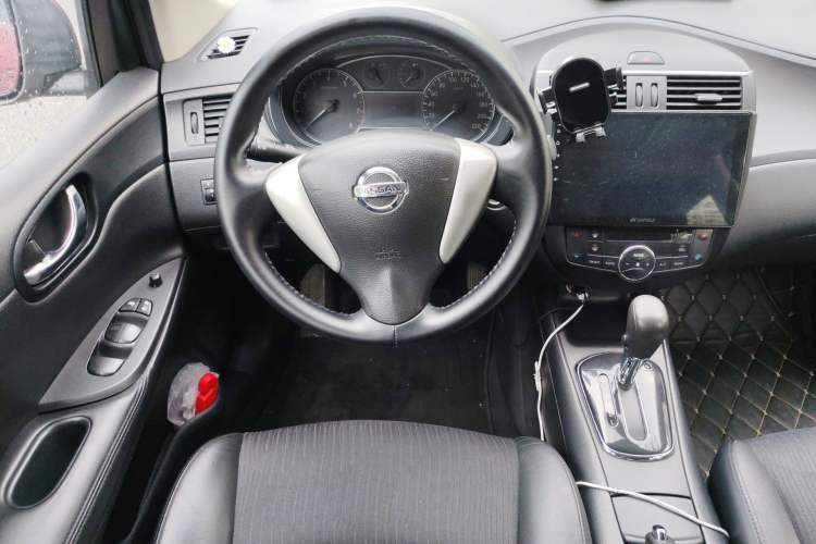 Used Nissan Tiida 2011 1.6L CVT Smart Version
