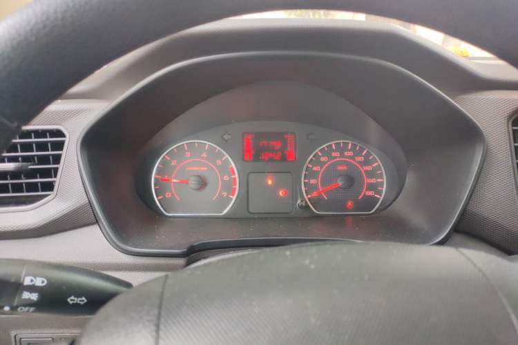 Used Wuling Hongguang V 2022 1.5L Jingqu Version Hydraulic Power Steering LAR