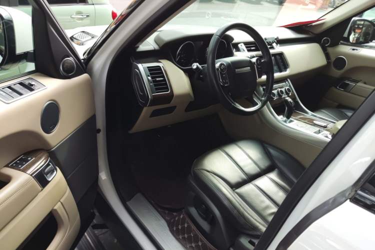 Used Land Rover Range Rover Sport 2014 3.0 SC V6 HSE
