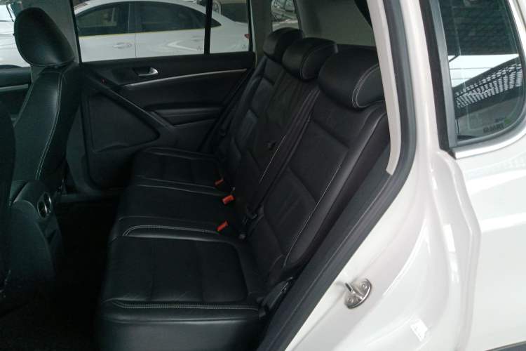 Used Volkswagen Tiguan 2016 300TSI Automatic Two-Wheel Drive Luxury Edition Left Rear Seat