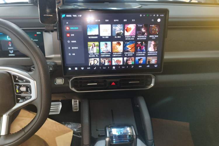 Used JETOUR Traveler 2023 2.0T Four-Wheel Drive Conqueror Audio And AC Panel