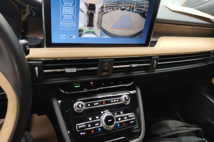 Used Lincoln Corsair 2022 2.0T Two-Wheel Drive Luxury Edition Audio And AC Panel