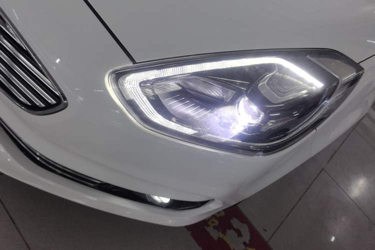 Used Ford Escort 2019 EcoBoost 125 Automatic Luxury Edition Left Front Headlight