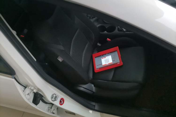 Used Mazda 3 Axela 2014 Sedan 1.5L Automatic Luxury Model Right Front Seat