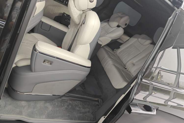 Used Zeekr 009 2024 Six-Seat Executive Version 4WD 108 kWh
