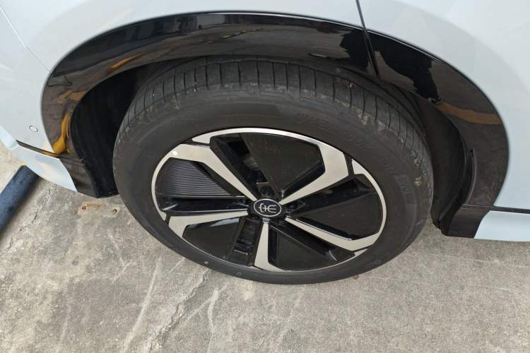 Used BYD Song L EV 2025 662 km Ultra-Range Version Exterior 4