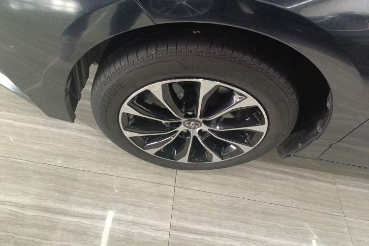 Used Toyota Avalon 2022 Dual-Engine 2.5L Luxury Edition
