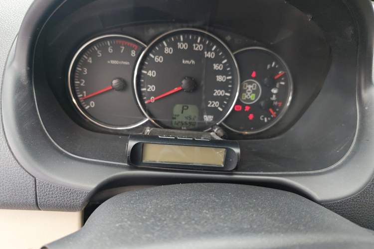 Used Mitsubishi Pajero Sport 2013 3.0L Automatic 4x4 Flagship Edition Odometer Close Up