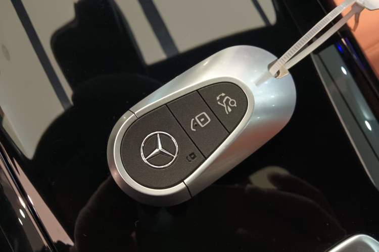 Used Mercedes-Benz GLC 2023 GLC 300 L 4MATIC Dynamic 7-Seater