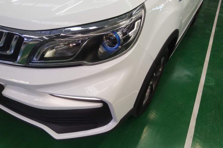 Used Geely Auto Vision X3 2019 Upgraded Model 1.5L Manual Luxury Version
