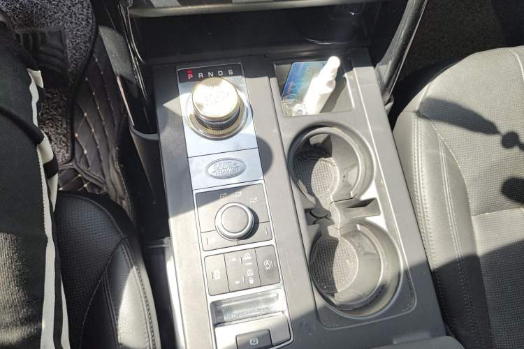 Used Land Rover Discovery 2020 2.0T SE Gear Lever