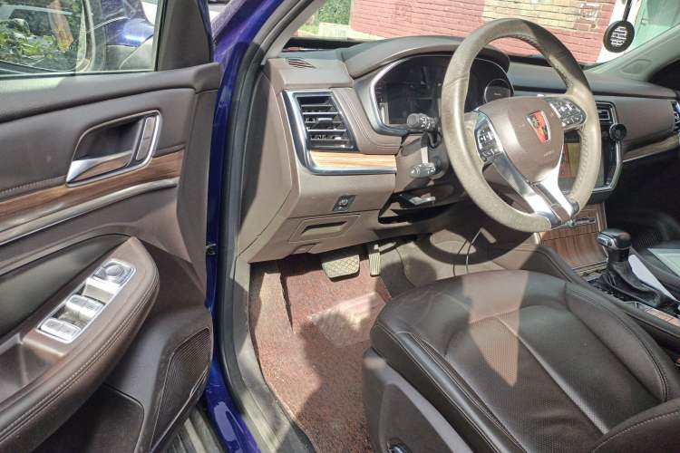 Used Roewe RX8 2018 30T Smart Connectivity Four-Wheel Drive Flagship Edition
