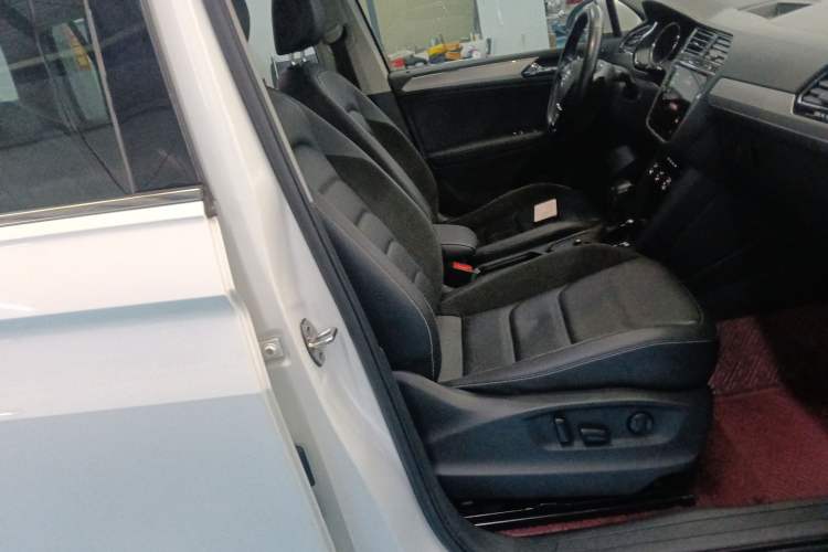 Used Volkswagen Tiguan L 2019 330TSI Automatic Two-Wheel Drive Panoramic Comfort Edition China VI Standard