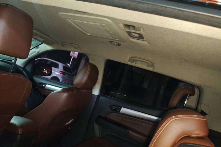 Used Isuzu mu-X 2017 3.0T Four-Wheel Drive Automatic Luxury 7-Seater China V Emission Standard
